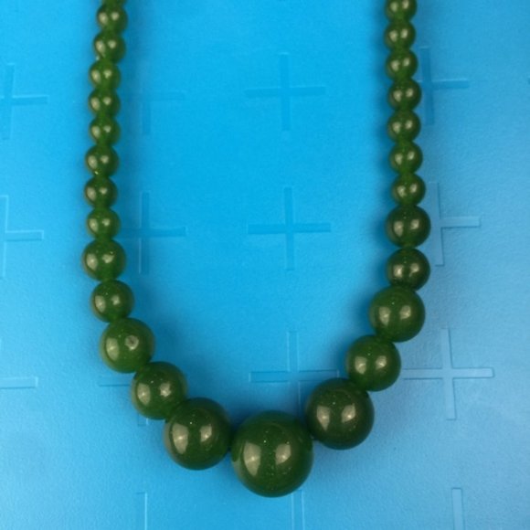 18 inch Green Jade Gradual Bead Necklace Classical - Picture 7 of 8